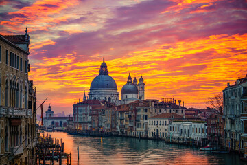 Obraz na płótnie Canvas Grand Canal and Basilica Santa Maria della Salute at sunrise in Venice. Italy