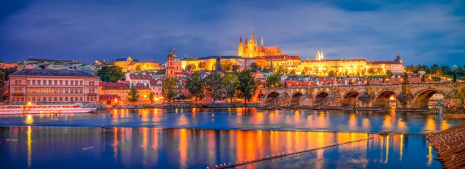 Wandcirkels Praag Charles bridge and Prague castle at dusk. Prague,Czech Republic   © Pawel Pajor