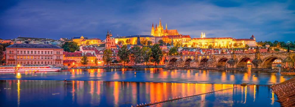 Charles bridge and Prague castle at dusk. Prague,Czech Republic