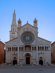 Fototapeta na wymiar Die Kathedrale von Modena Cattedrale metropolitana di Santa Maria Assunta in Cielo e San Geminiano in der Emilia-Romagna in Italien