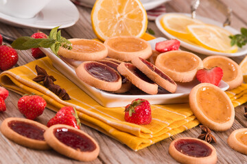 Lemon and straberry tartlets.
