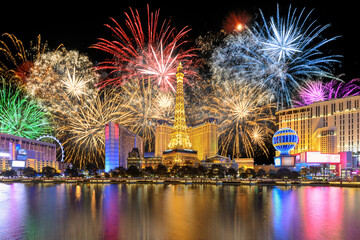 Nieuwjaarsvuurwerk op de strip van Las Vegas, Nevada, VS.