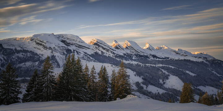 Sunrise behind the mountains II