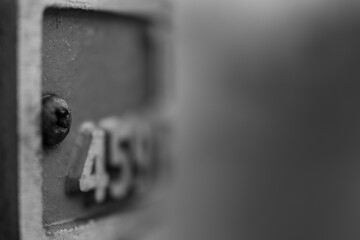 Schrauben, Befestigungstechnik, Veloständer in Schwarzweiss