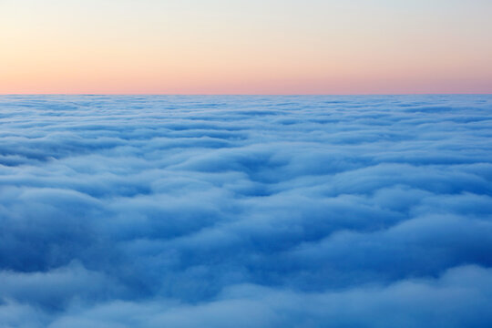 &Uuml;ber den Wolken: z&auml;her Nebel &uuml;ber Deutschland