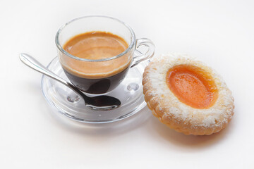 tazzina di caffè italiano e dolce 