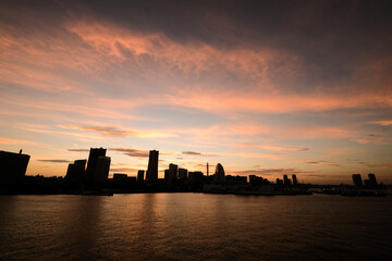 Fototapeta na wymiar 大さん橋からの横浜みなとみらいの夕景