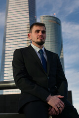 Hombre trajeado de negocios