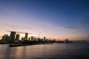 大さん橋からの横浜みなとみらいの夕景
