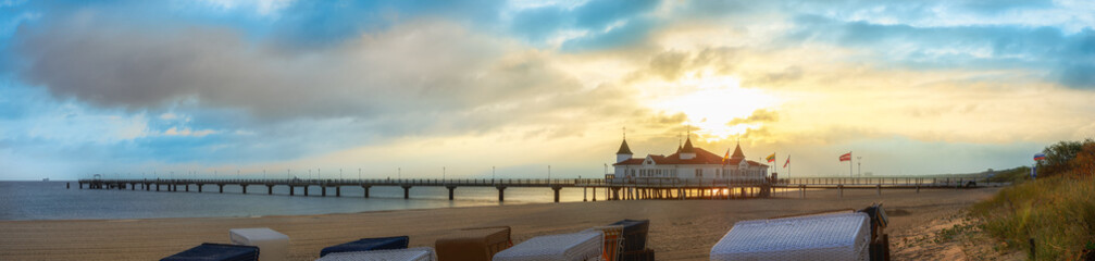 Strand von Ahlbeck mit Seebrücke, Panoramabild
