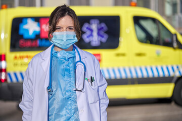She is a female doctor in time of COVID19 © ColladoPhoto