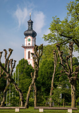 Laupheim, church in the park