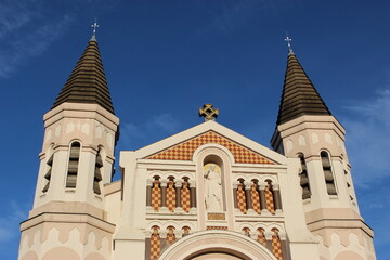 Façade de l'église du Sacré-Coeur à Besançon 2