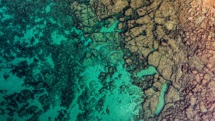 kroatische Küste beim Sonnenaufgang 