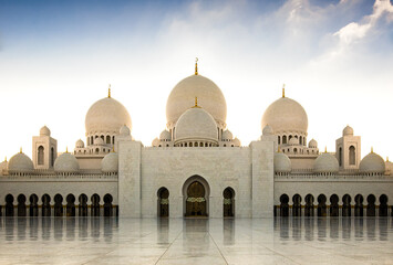 Fototapeta na wymiar Große Moschee in Abu Dhabi