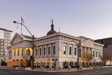 Fototapeta premium Sunset view of the Supreme Court of Nevada