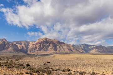 Fototapeta na wymiar Sunny view of the beautiful landscape of Red Rock Canyon Overlook
