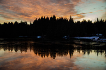 Obraz premium Sunset over Port Lions, Alaska