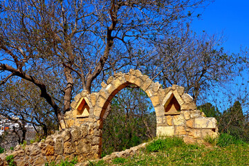 Fototapeta na wymiar ruins of an ancient arch in Cyprus