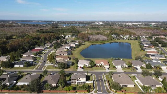 Panning Suburban Neighborhood in Winter Garden