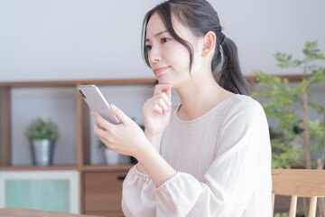 困るアジア人女性　ポートレート