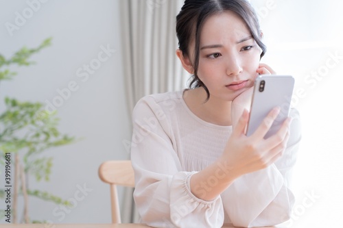 困るアジア人女性 ポートレート Wall Mural Wallpaper Murals Ponta1414 困るアジア人女性 ポートレート Wall Mural Wallpaper Murals Ponta1414