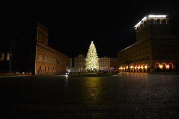 Naklejka premium Roma Albero Natale 2020 Piazza Venezia