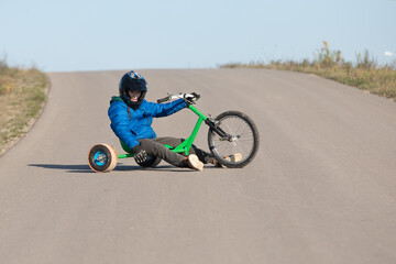 drift trike, drift trike coming down, trike drifting © wip-studio