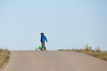 Obraz premium drift trike, drift trike coming down, trike drifting