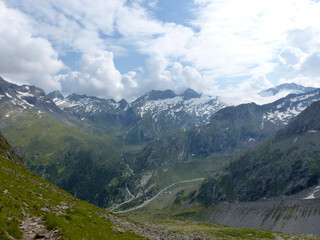Fototapeta na wymiar Berlin high path, Zillertal Alps in Tyrol, Austria