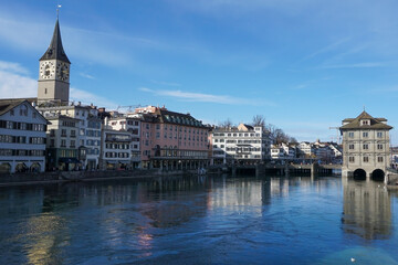 Fototapeta na wymiar View over Zürich and the river Limmat in Switzerland