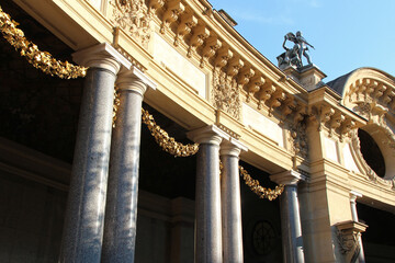 Obraz premium gallery (petit palais) in paris in france