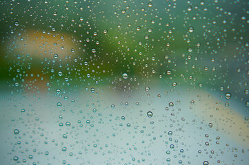 水滴のついた窓