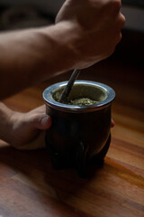 Preparacion del mate argentino © Valentin