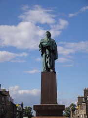 statue thomas chalmers in town