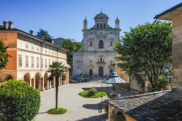 Obraz premium In the 15th century, due to the invasion of the Turks, the pilgrimage to the Holy Land was interrupted. Therefore, a complex of chapels arose in Piedmont, telling about the shrines of Palestine 