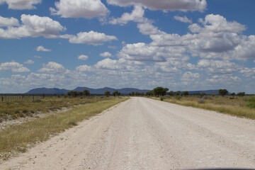 Schotterstraßen in Namibia