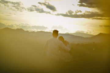 Fototapeta na wymiar couple in the sunset