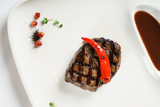 grlilled steak with hot pepper