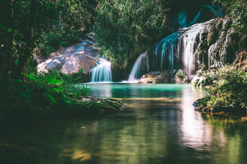 Wasserfall in den Tropen