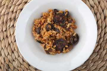 mediterranean rice with mushrooms and crayfish