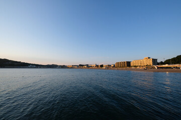 夕陽の逗子海岸