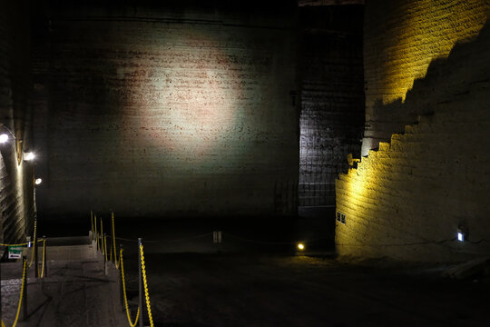 栃木県の大谷石採石場跡