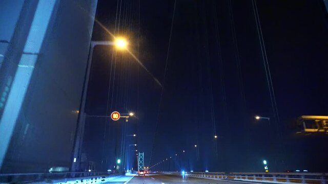 夜の明石海峡大橋
