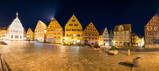 Obraz premium Market square panorama at night in Rothenburg ob der Tauber. Germany 