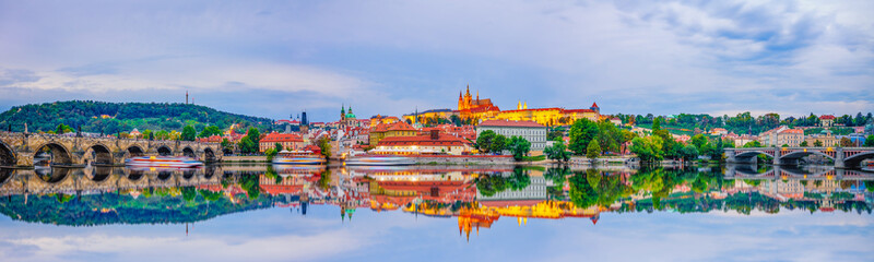Obraz premium Panorama of Charles bridge and Prague castle with reflection in Prague. Czech Republic
