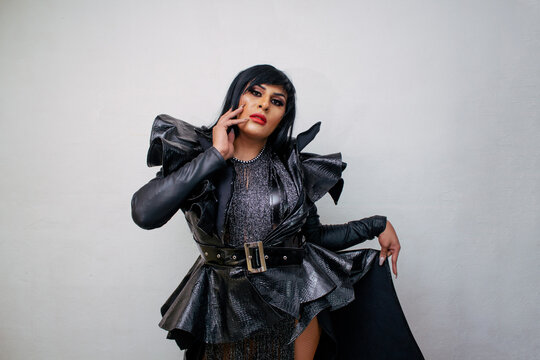 Rus anus yalash video Porno tomosha: bobo nabirasini sikadi