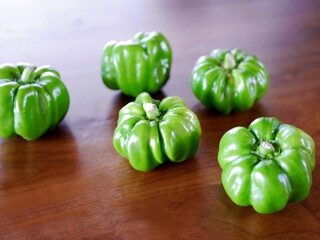 テーブルの上に置かれたかぐら南蛮