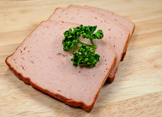 Leberk&auml;se in Scheiben geschnitten