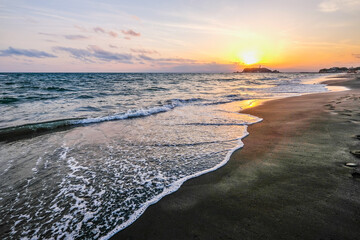 湘南の江の島と夕日